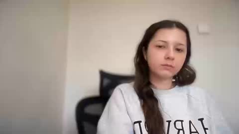 Snapshot of cappuccinokiss chatting on 7, 11, 2025 Emma online show from 7, 11, 2025