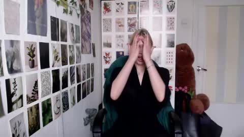 Snapshot of capricious00scorpio chatting on 15, 4, 2026 Capricious Scorpio Afa online show from 15, 4, 2026