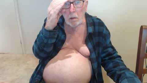 Snapshot of capt5105 chatting on 16, 2, 2025 capt5105 online show from 16, 2, 2025