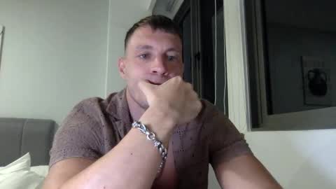 Snapshot of capt_oliver chatting on 2, 1, 2025 follow my twitter  online show from 2, 1, 2025