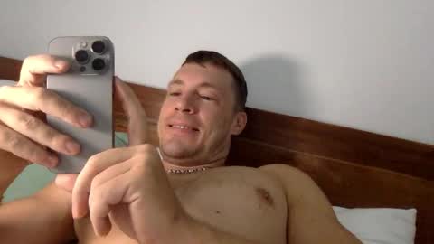 Snapshot of capt_oliver chatting on 28, 9, 2025 follow my twitter  online show from 28, 9, 2025