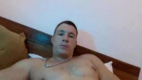 Snapshot of capt_oliver chatting on 5, 10, 2025 follow my twitter  online show from 5, 10, 2025