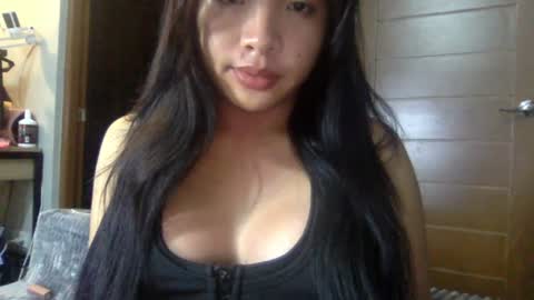 Yumi Aera online show from 27, 6, 2026