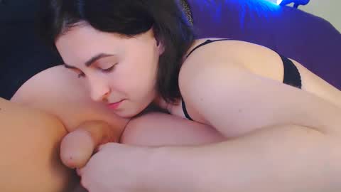 Snapshot of car0line1995 chatting on 24, 2, 2025 girl - foxi and tranny - kami online show from 24, 2, 2025