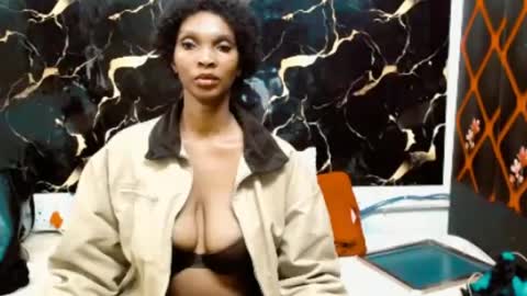 Snapshot of caramelminxx_ chatting on 27, 6, 2026 caramelminxx_ online show from 27, 6, 2026