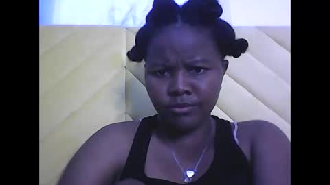 Snapshot of carene25 chatting on 15, 5, 2026 CARENE online show from 15, 5, 2026