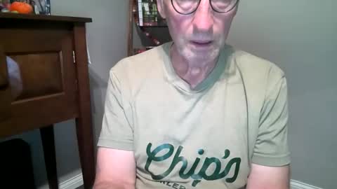 Snapshot of caressluving chatting on 20, 10, 2025 Caressluving online show from 20, 10, 2025