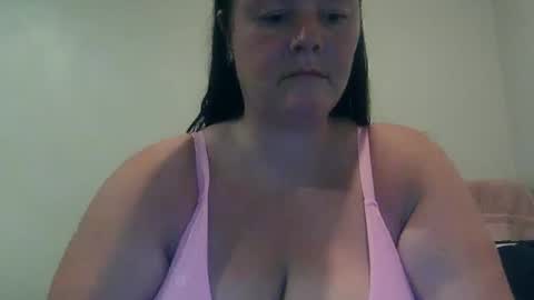 Snapshot of carinabro10 chatting on 4, 11, 2025 carinabro10 online show from 4, 11, 2025
