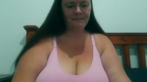 Snapshot of carinabro10 chatting on 30, 11, 2025 carinabro10 online show from 30, 11, 2025