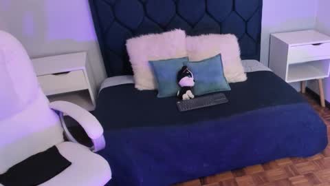 Snapshot of carinasommers chatting on 1, 11, 2025 CARINA  online show from 1, 11, 2025