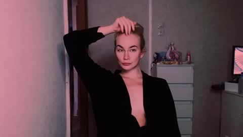 Carin online show from 7, 10, 2025