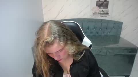 Snapshot of carla_ta chatting on 7, 7, 2026 Ana online show from 7, 7, 2026