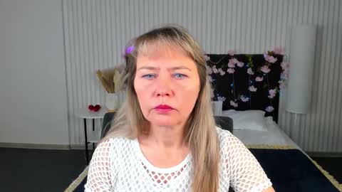 Carla Vogue online show from 4, 11, 2025