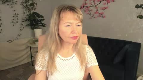 Carla Vogue online show from 15, 11, 2025