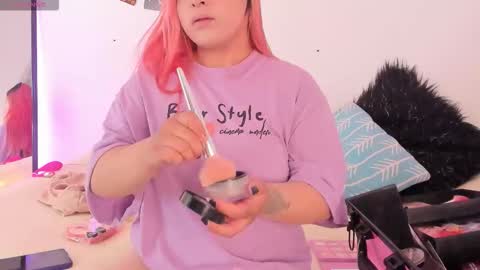 Snapshot of carla_wet18 chatting on 28, 10, 2025 Carla Wet18 online show from 28, 10, 2025