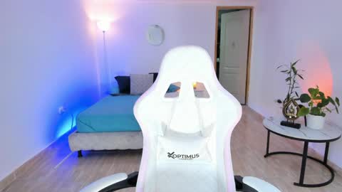 Alejandra online show from 5, 4, 2026