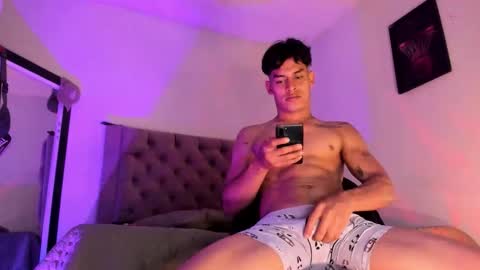 Snapshot of carloshero69 chatting on 28, 11, 2025 carloshero69 online show from 28, 11, 2025