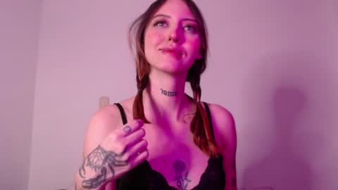 Snapshot of carmennrusso chatting on 17, 10, 2025 carmennrusso online show from 17, 10, 2025