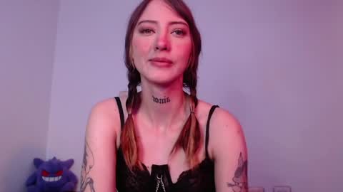 Snapshot of carmennrusso chatting on 2, 4, 2026 carmennrusso online show from 2, 4, 2026
