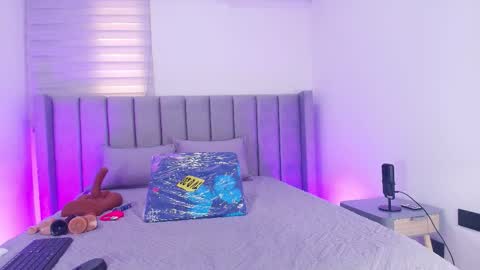 Snapshot of carol_juiicy_ chatting on 3, 12, 2025 Carol online show from 3, 12, 2025