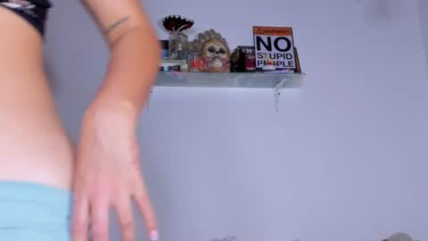 CarolinaM online show from 2, 12, 2025