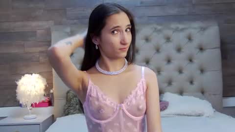 Snapshot of carolinahart chatting on 11, 10, 2025 carolinahart online show from 11, 10, 2025