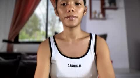caroline_east online show from 15, 5, 2026