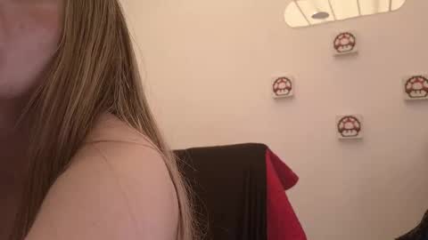 Snapshot of caroline_hernandes chatting on 14, 3, 2026 Carolina online show from 14, 3, 2026