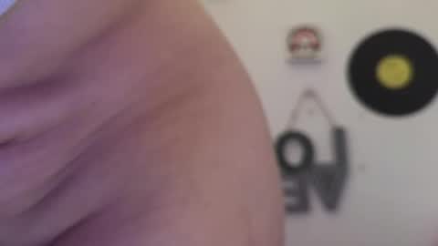 Snapshot of caroline_hernandes chatting on 19, 4, 2026 Carolina online show from 19, 4, 2026