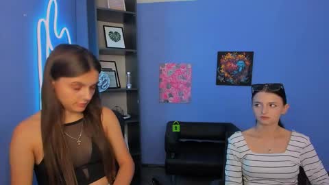 Snapshot of caroline_honeyy chatting on 20, 5, 2026 Caroline online show from 20, 5, 2026