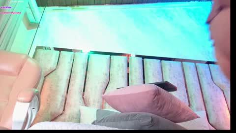 Snapshot of caroline_palmerr chatting on 21, 12, 2025 Carolina online show from 21, 12, 2025