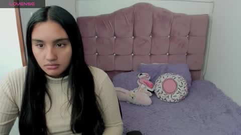 caroline_rodriguez_9 online show from 3, 11, 2025
