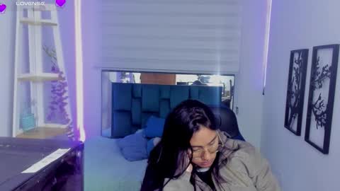 caroline_rodriguez_9 online show from 7, 2, 2026