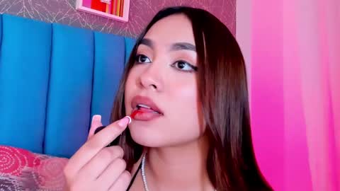 Snapshot of carolineegarcia chatting on 7, 3, 2025 CarolineeGarcia online show from 7, 3, 2025