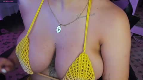 Snapshot of carolineegarcia chatting on 15, 4, 2026 CarolineeGarcia online show from 15, 4, 2026