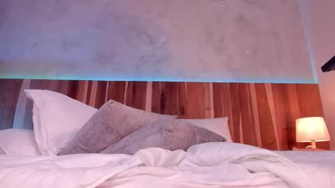 Caroline online show from 13, 12, 2025