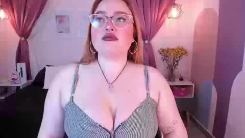 Snapshot of carolineevanss1 chatting on 16, 9, 2025 Carolinee online show from 16, 9, 2025