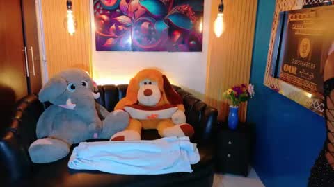 carolinejesh online show from 4, 4, 2026