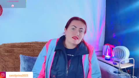 Carolinhe  online show from 13, 11, 2025