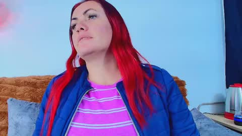 Carolinhe  online show from 15, 11, 2025