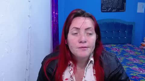 Snapshot of carolinhe_ chatting on 4, 2, 2026 Carolinhe online show from 4, 2, 2026