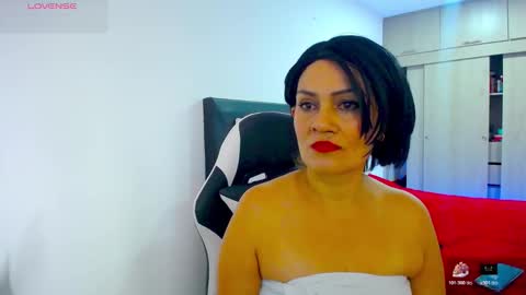 CarolinneFiotti online show from 3, 12, 2025