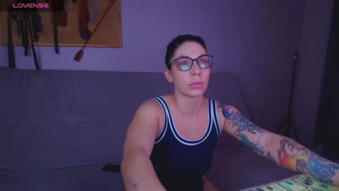 Snapshot of carrie_moonshine chatting on 11, 1, 2026 Carrie online show from 11, 1, 2026