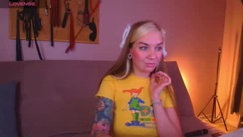 Snapshot of carrie_moonshine chatting on 16, 1, 2026 Carrie online show from 16, 1, 2026