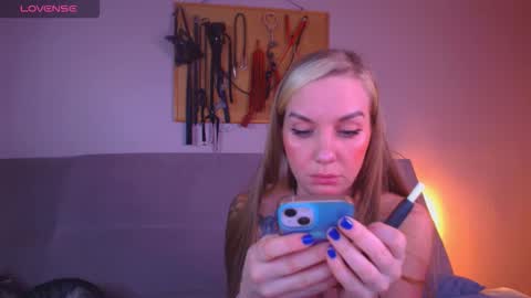 Snapshot of carrie_moonshine chatting on 24, 2, 2026 Carrie online show from 24, 2, 2026