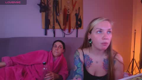 Snapshot of carrie_moonshine chatting on 7, 3, 2026 Carrie online show from 7, 3, 2026