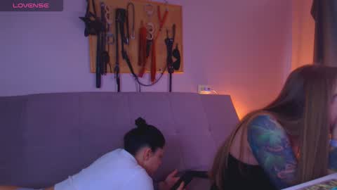 Snapshot of carrie_moonshine chatting on 8, 3, 2026 Carrie online show from 8, 3, 2026