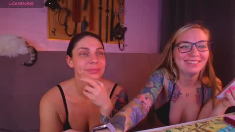 Snapshot of carrie_moonshine chatting on 4, 4, 2026 Carrie online show from 4, 4, 2026