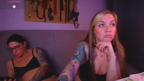 Snapshot of carrie_moonshine chatting on 13, 4, 2026 Carrie online show from 13, 4, 2026