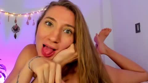 Snapshot of carriexwood chatting on 9, 1, 2025 Nia  online show from 9, 1, 2025